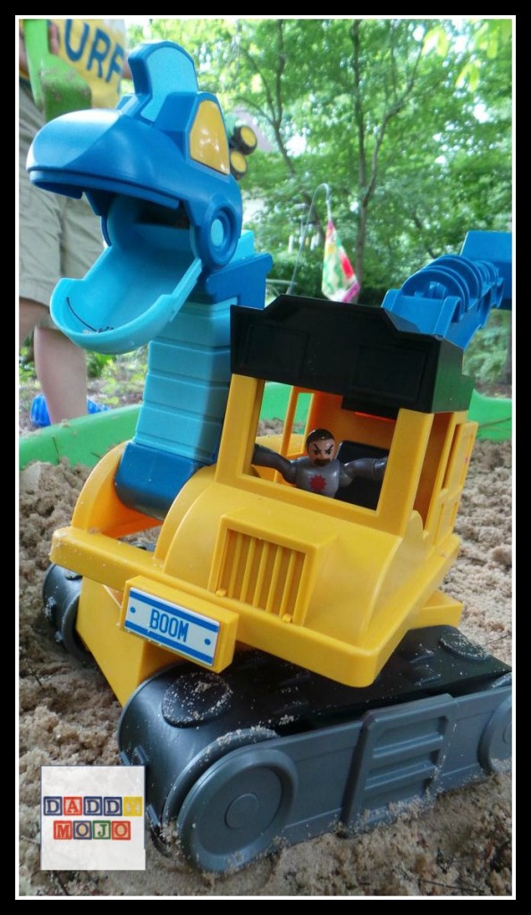 Brachiosaurus Backhoe picks up a passenger