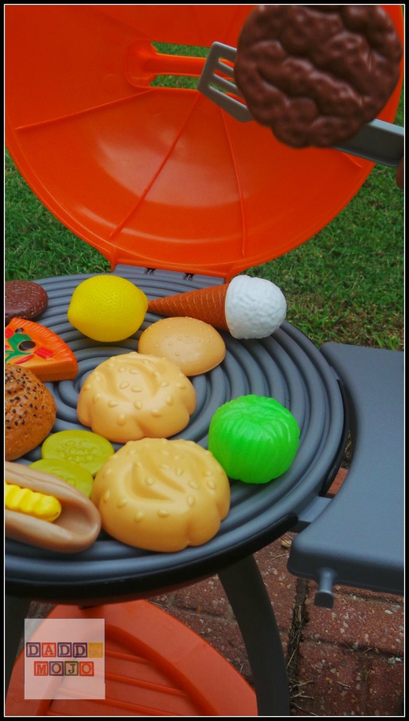 What’s cooking with the Little Tikes Sizzle and Serve Grill