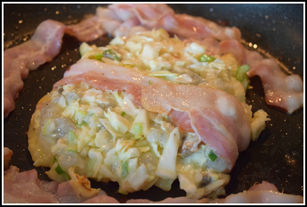 Make okonomiyaki, japan, Japanese food, Japanese dishes, Japanese pancake, cabbage